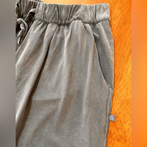 Lululemon Flow In Elegance Crop Blue Cupro Drape Wide Leg Lounge Pants Sz 4 - Picture 9 of 9